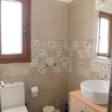 Apartament Goddesses 2 In Nies Sourpi