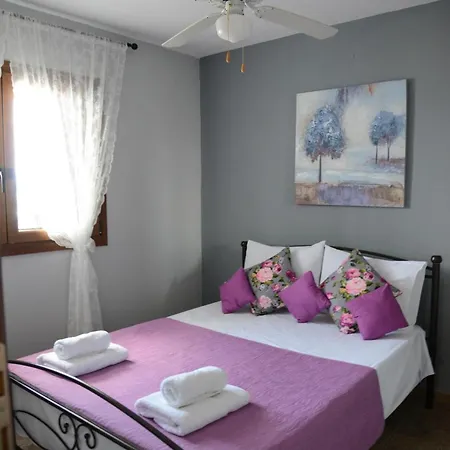 Goddesses 2 In Nies Apartament *