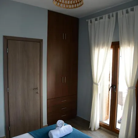 Goddesses 2 In Nies Apartament